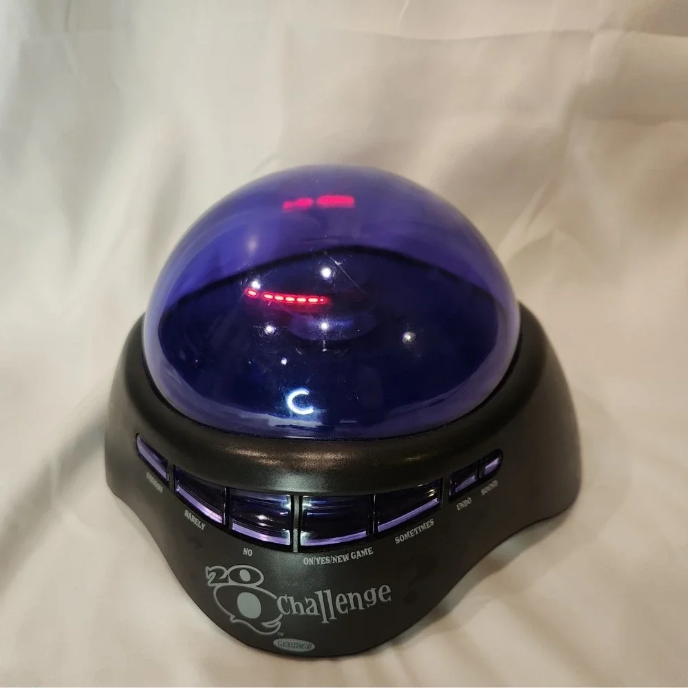 Radica Challenge 20 Q Electronic Game 360 Floating Display Works RARE COLOR!